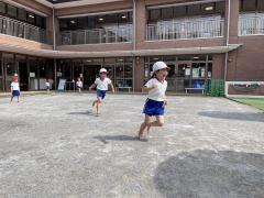 本日から裸足遊びがスタートしました！みんな元気よく裸足で走っていました^_^♡