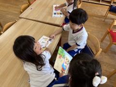 絵本をお友だちと読みました❤︎