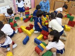 あひる組さん大きなブロックに大興奮でした♡
