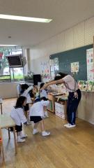 うさぎ組さんではエビカニクスを踊りました！🦐みんなエビとっても上手です！