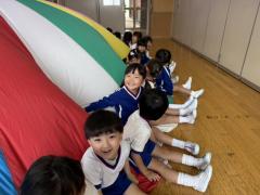 年中組でパラバルーンを行いました🎈